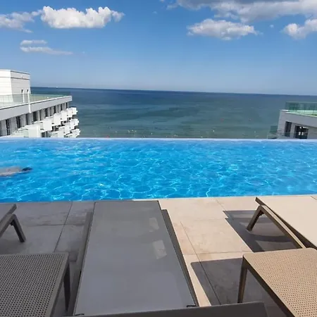 Cozy Infinity - Pool & Appartement *